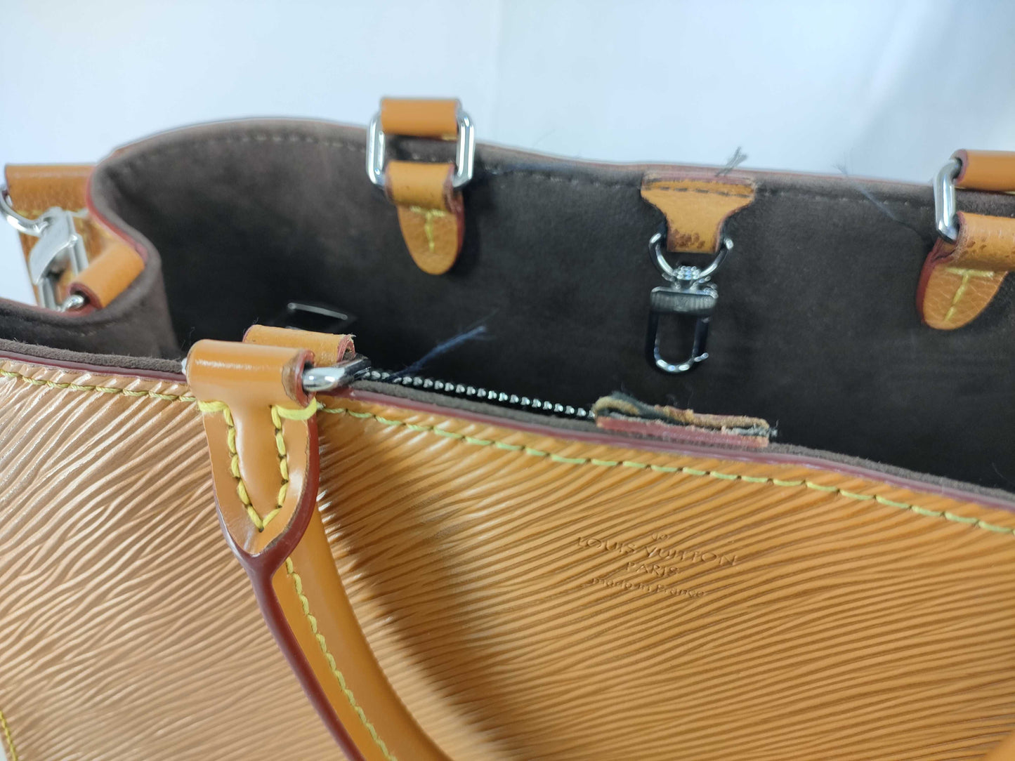 LOUIS VUITTON M59953 Epi Marel Tote MM Gold Miel M59953 RFID Enabled Handbag Tote Bag