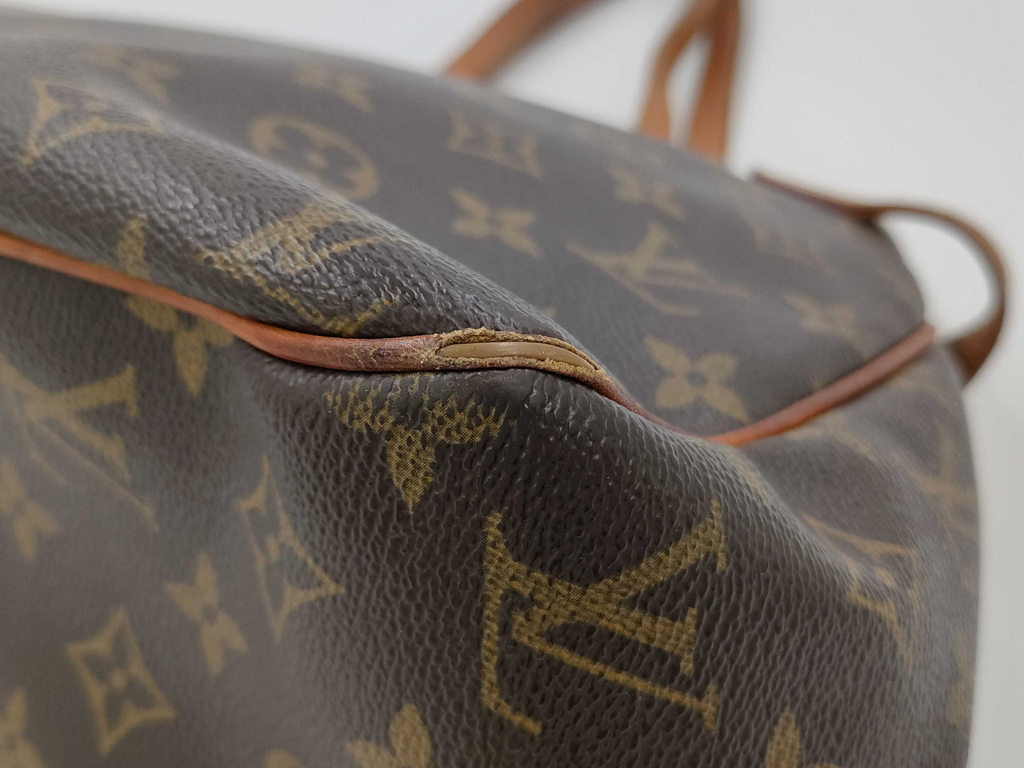 LOUIS VUITTON Batignolles Horizontal Tote Bag