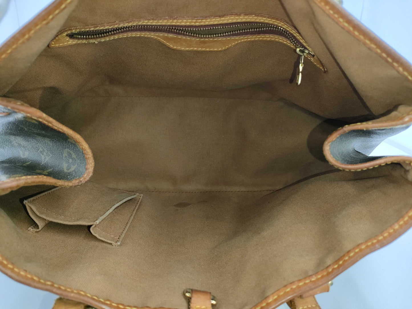 LOUIS VUITTON Batignolles Horizontal Tote Bag