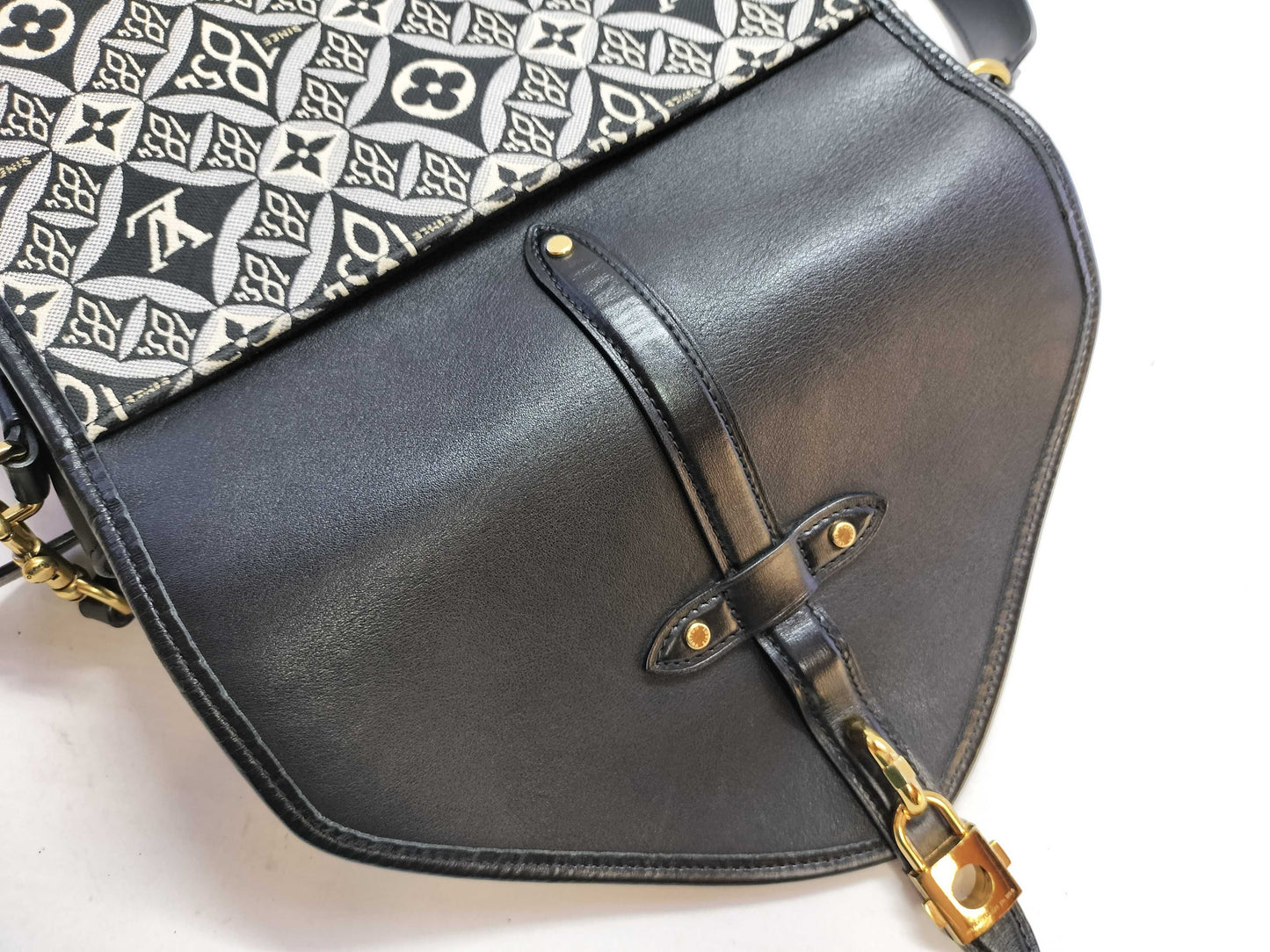 LOUIS VUITTON Louis Vuitton Neo Saumur Shoulder Bag Shoulder Bag