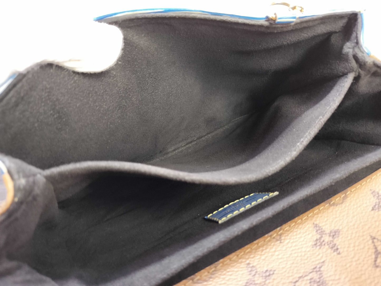 LOUIS VUITTON Epi Louis Vuitton Message Shoulder Bag Handbag