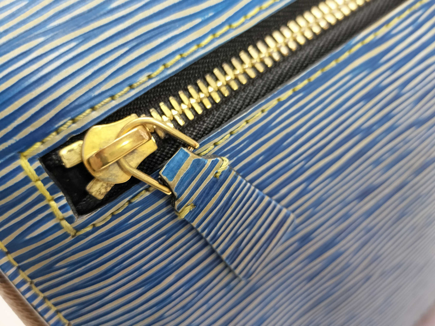 LOUIS VUITTON Epi Louis Vuitton Message Shoulder Bag Handbag