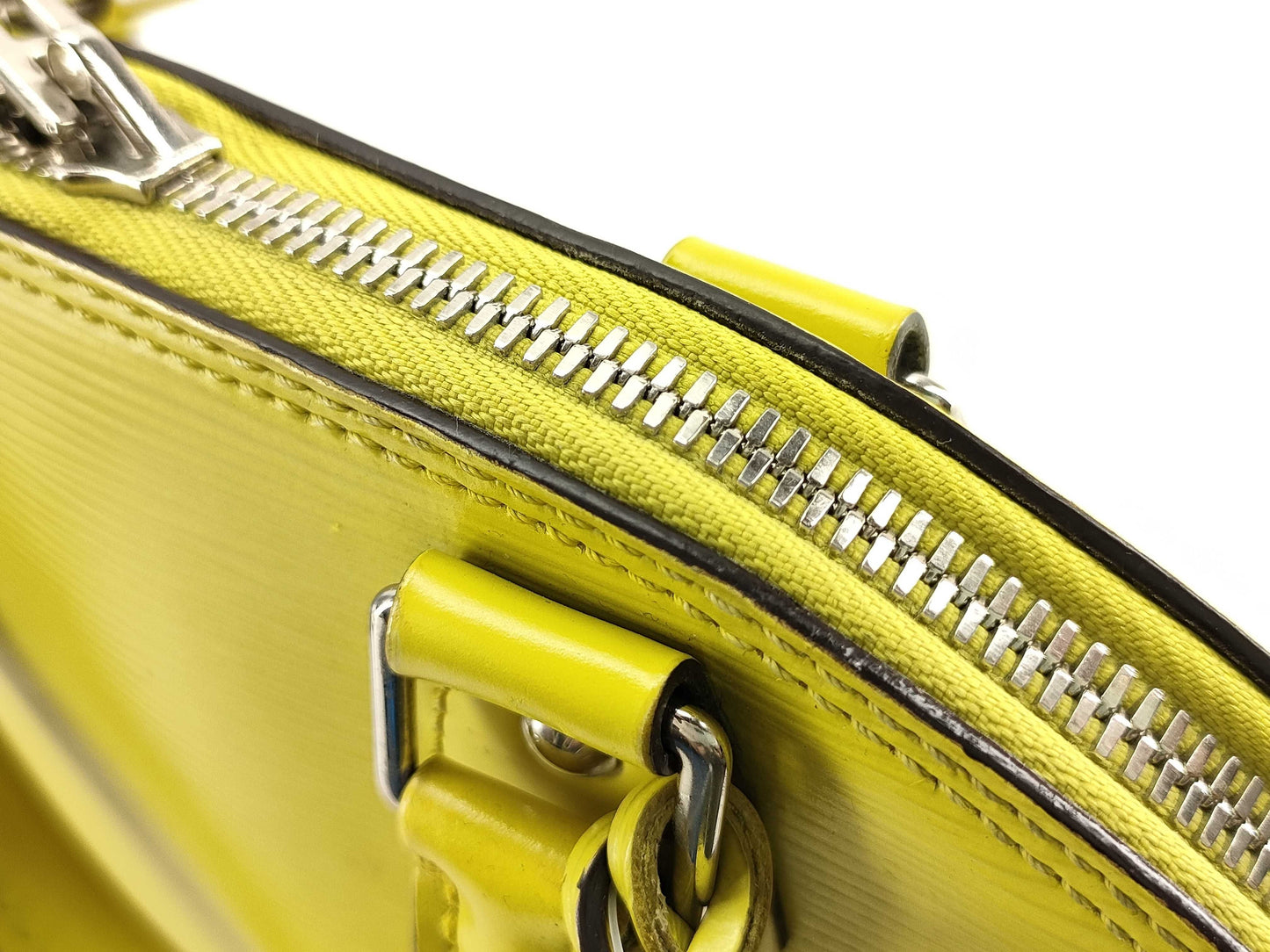 LOUIS VUITTON M57446 Epi Louis Vuitton Alma BB Handbag
