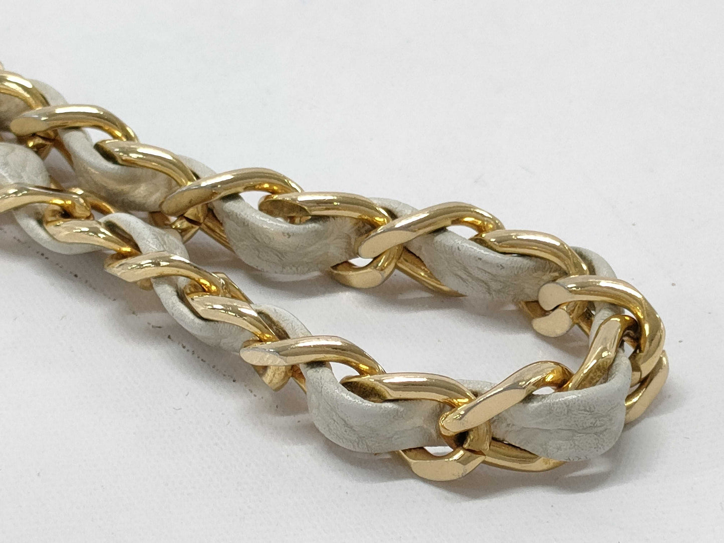 LOUIS VUITTON Chain Shoulder Bag/White Caviar Shoulder Bag