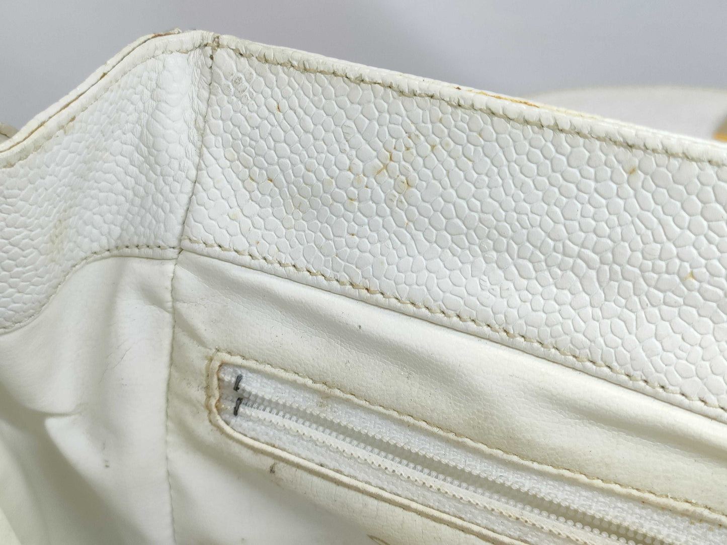 LOUIS VUITTON Chain Shoulder Bag/White Caviar Shoulder Bag
