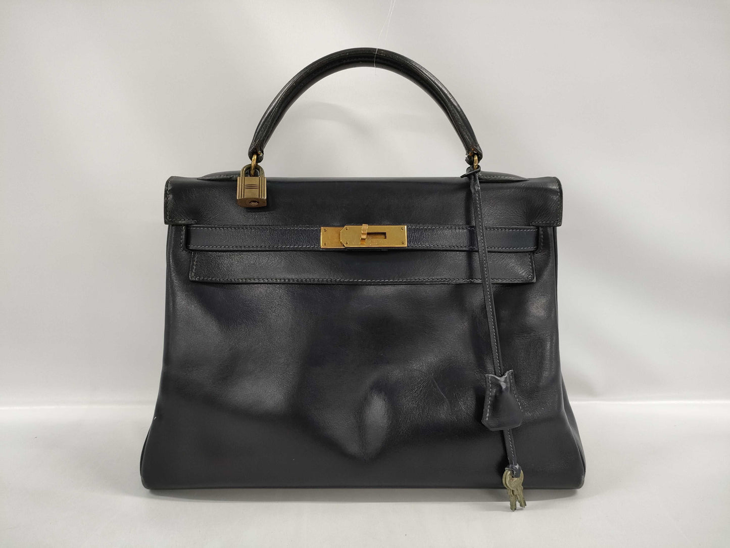HERMES Kelly 32 Inner-stitched Box Calf Handbag in Navy