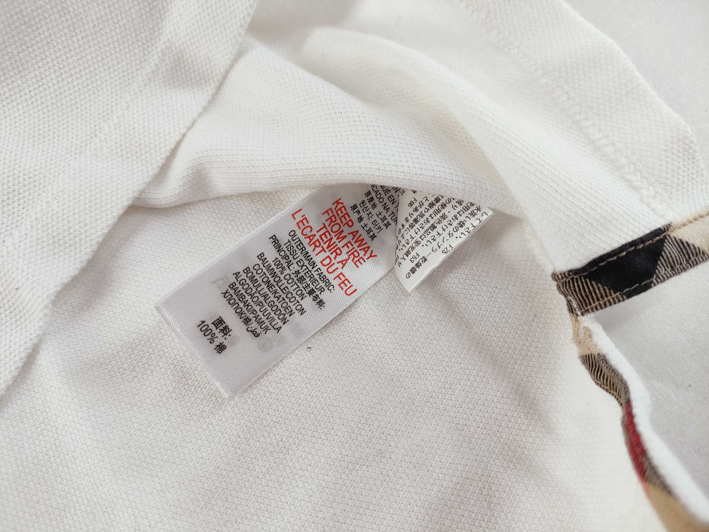BURBERRY 5 pieces of Burberry clothing and other apparel