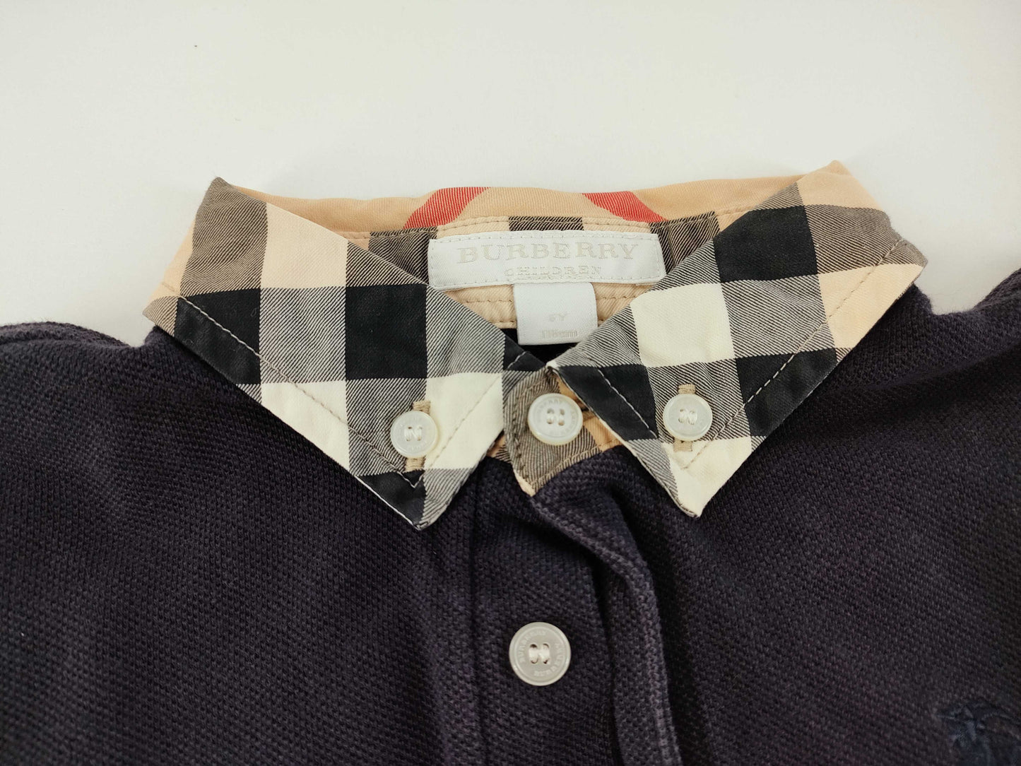 BURBERRY 5 pieces of Burberry clothing and other apparel
