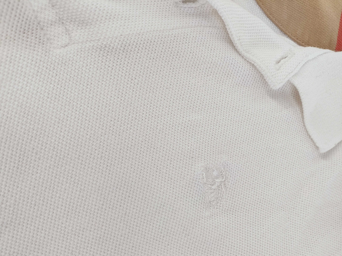 BURBERRY 5 pieces of Burberry clothing and other apparel