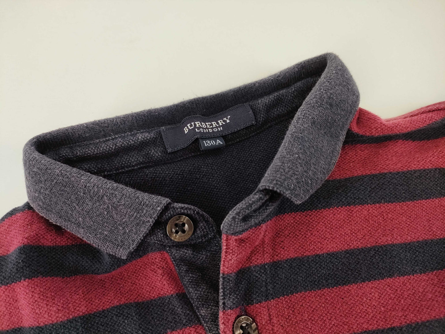BURBERRY 5 pieces of Burberry clothing and other apparel