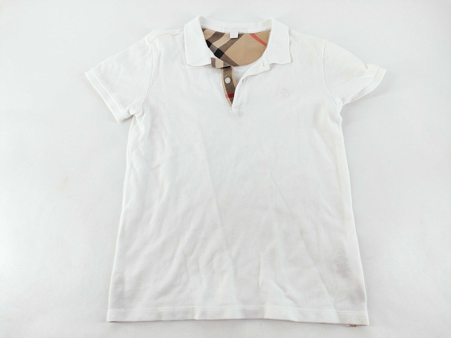 BURBERRY 5 pieces of Burberry clothing and other apparel