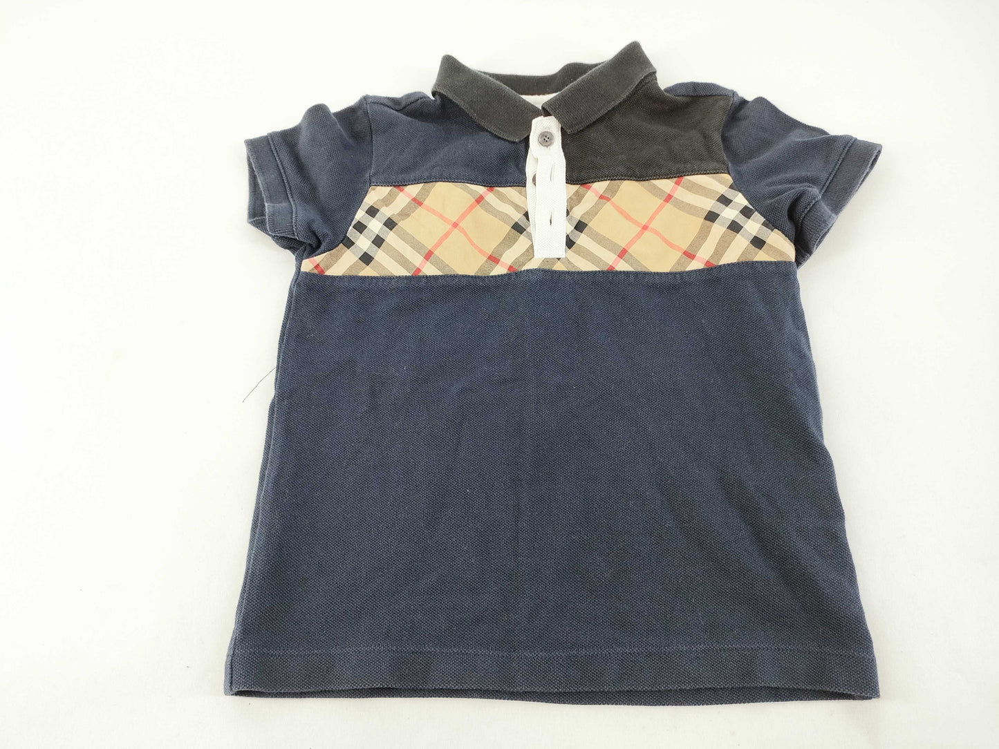 BURBERRY 5 pieces of Burberry clothing and other apparel