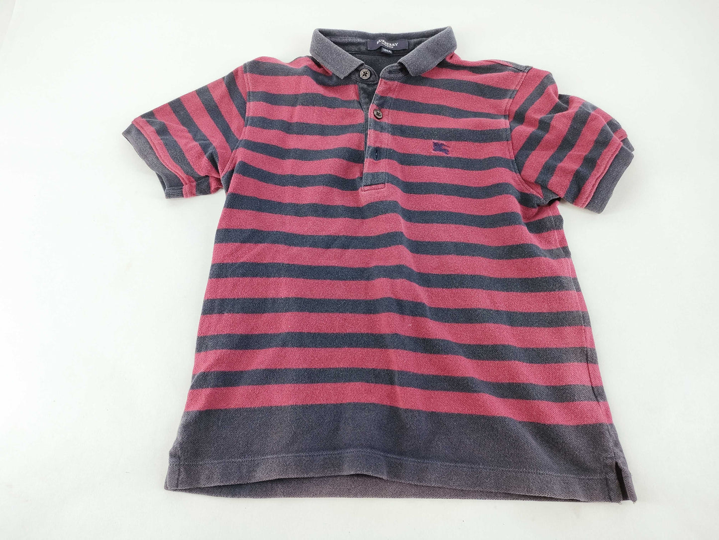 BURBERRY 5 pieces of Burberry clothing and other apparel