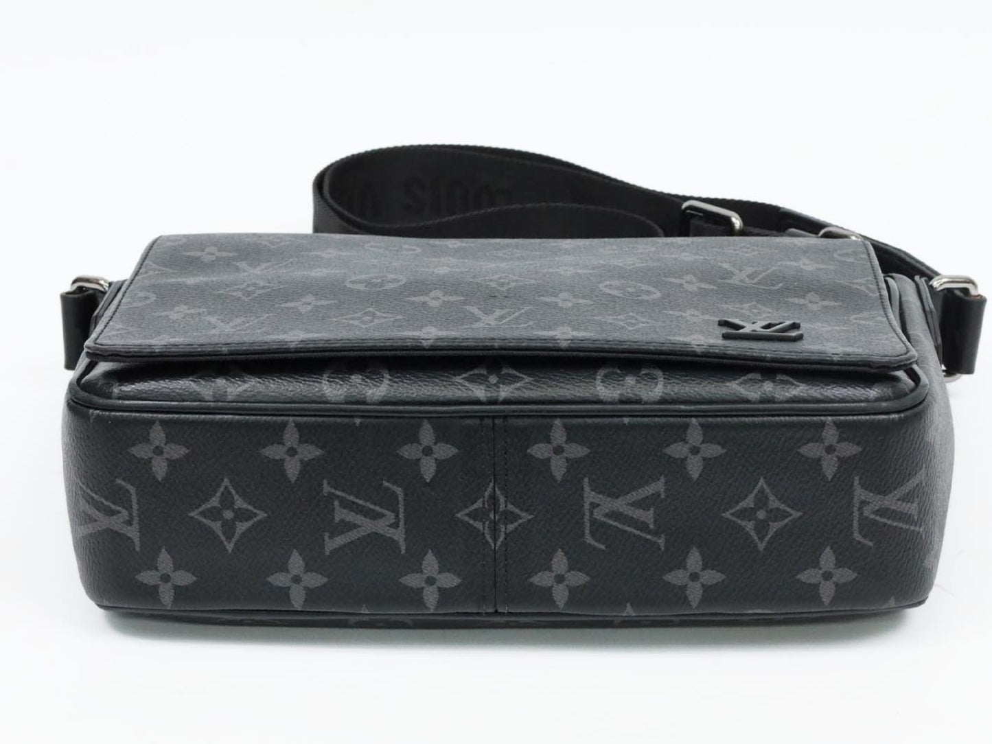 LOUIS VUITTON M46255 Eclipse District PM NV3 RFID Shoulder Bag