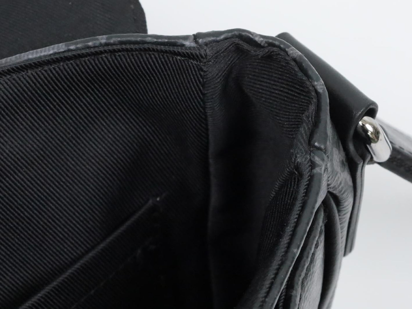 LOUIS VUITTON M46255 Eclipse District PM NV3 RFID Shoulder Bag