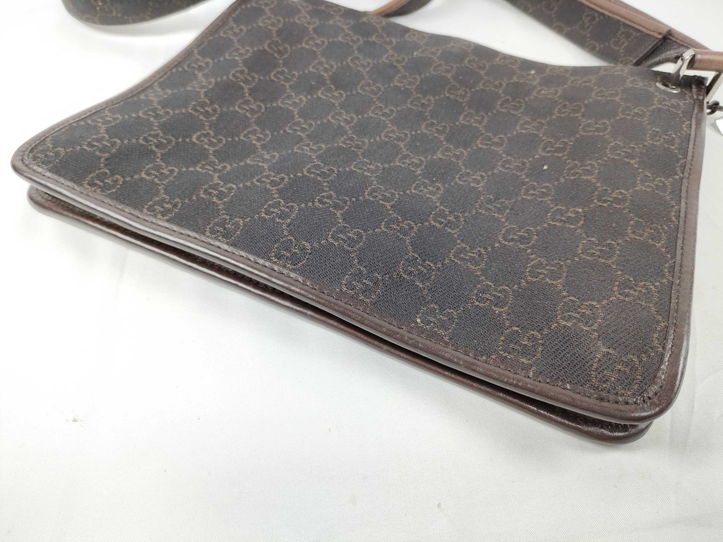 GUCCI GG Canvas Shoulder Bag