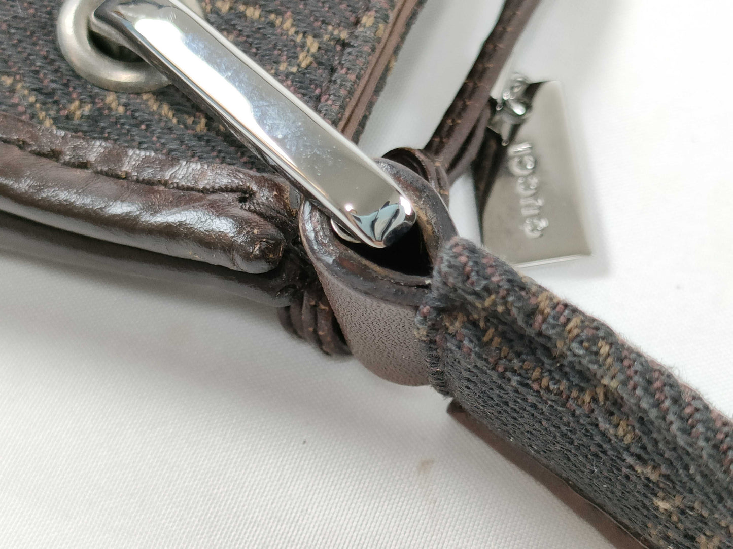 GUCCI GG Canvas Shoulder Bag