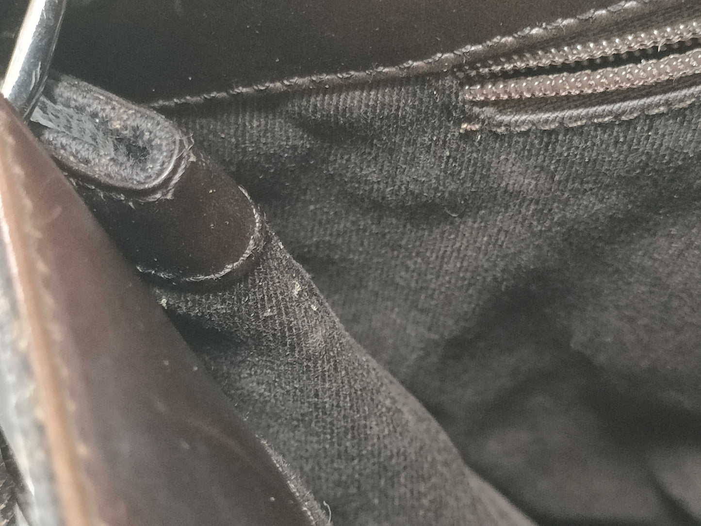 GUCCI GG Canvas Shoulder Bag