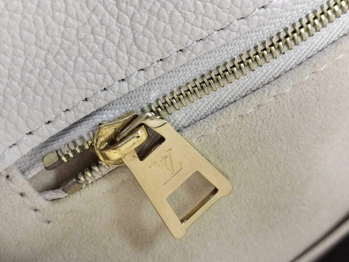 LOUIS VUITTON Monogram Empreinte Louis Vuitton On the Go MM Tote Bag