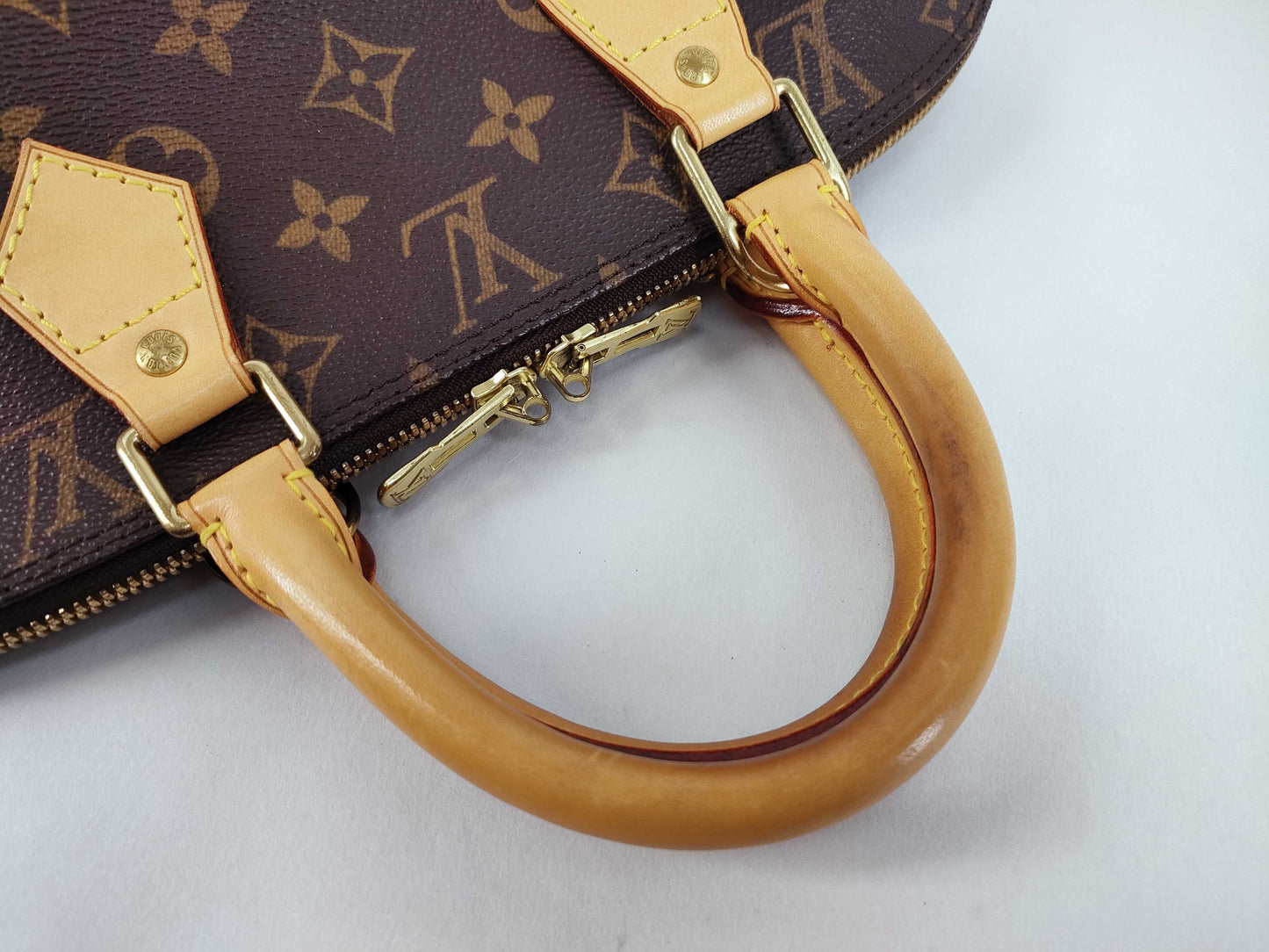 LOUIS VUITTON M51130 Monogram Louis Vuitton Alma M51130 Handbag