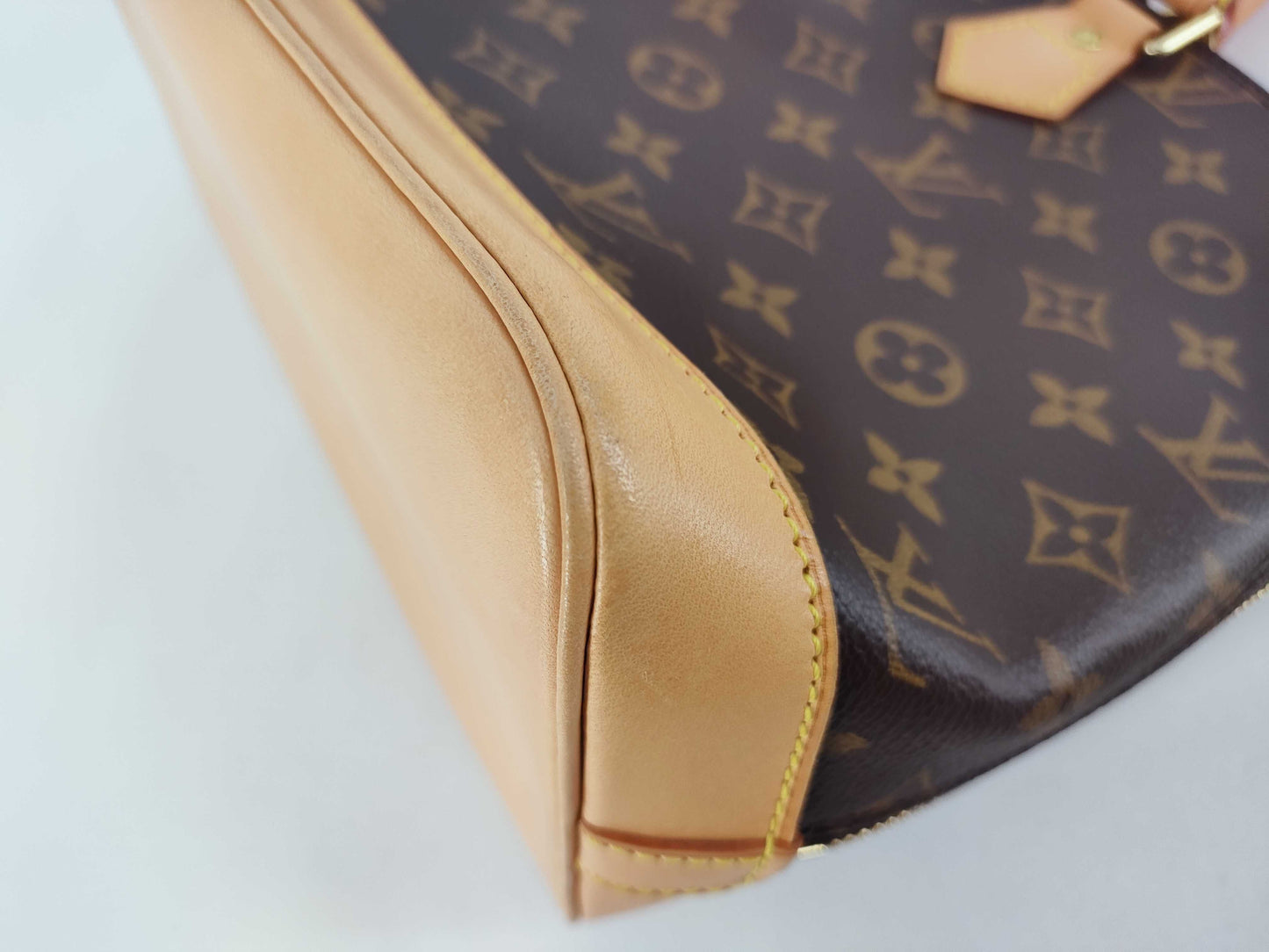 LOUIS VUITTON Monogram Louis Vuitton Alma Handbag