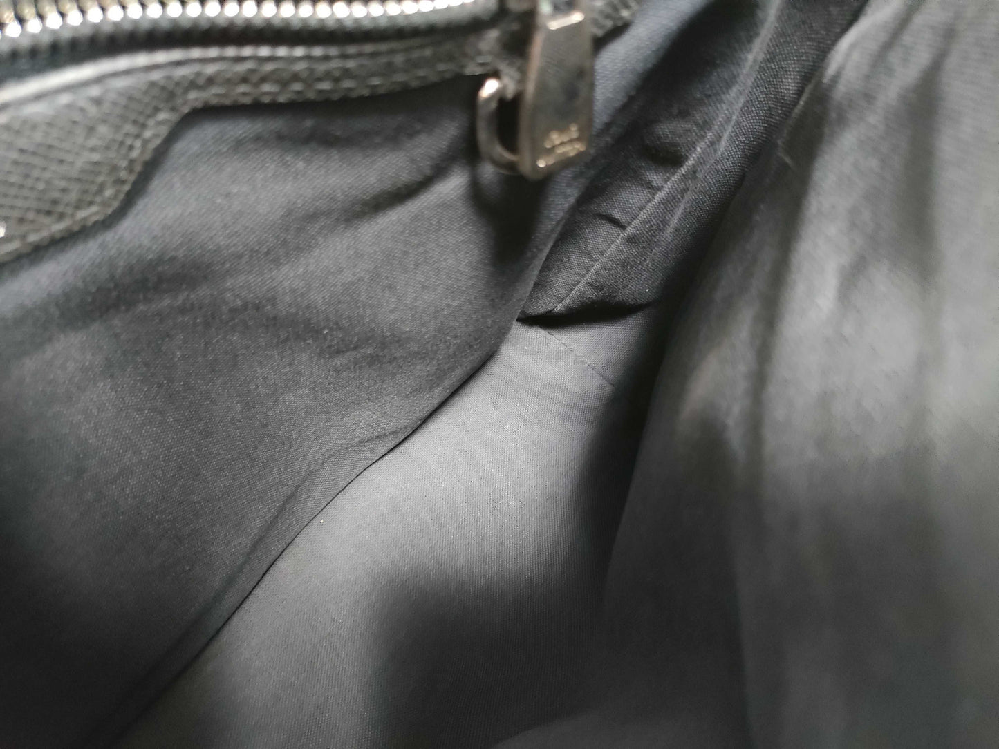 LOUIS VUITTON M 32627 Taiga LV Shoulder Bag