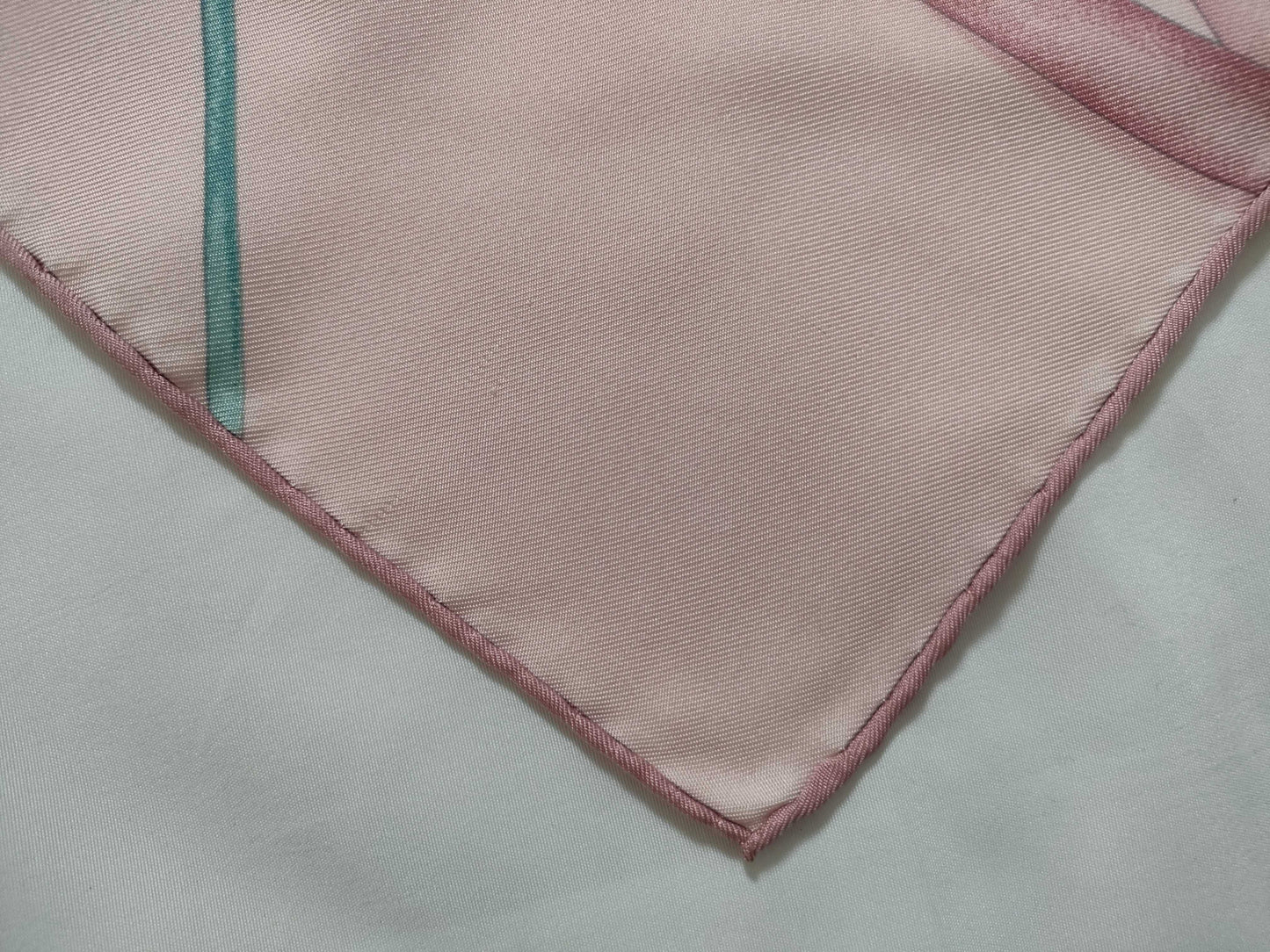 HERMES Carré 90 ATTRAPE TES REVES Catch Your Dream Pink Silk Other Accessories