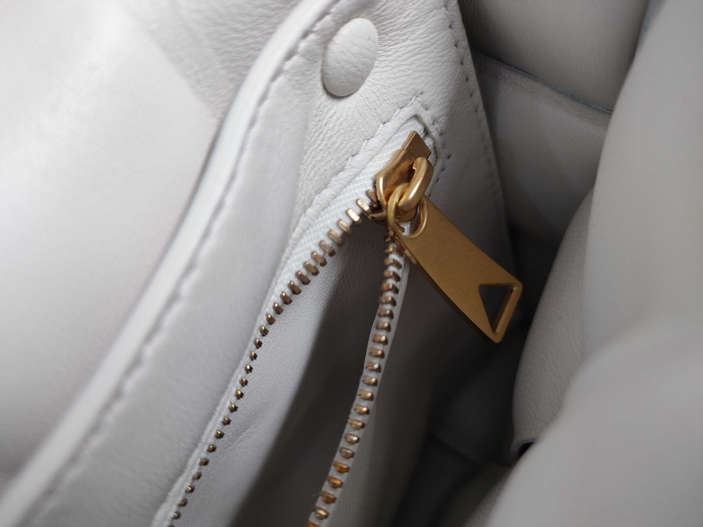 BOTTEGA VENETA Intrecciato Bottega Veneta Maxi Intrecciato 2-Way Shoulder Bag