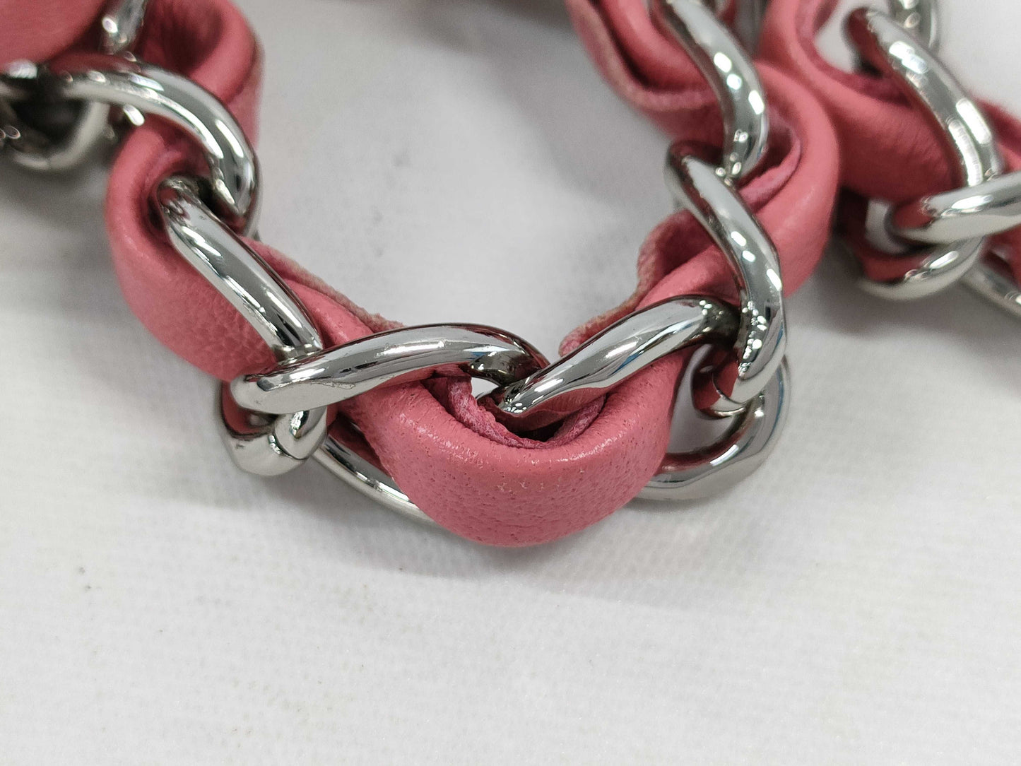 CHANEL V-stitch chain shoulder bag