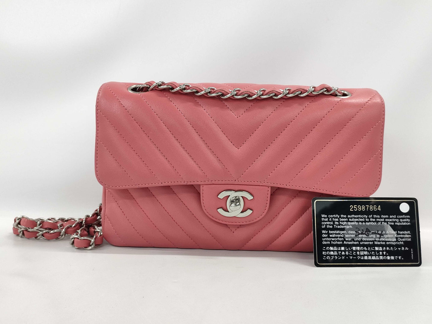 CHANEL V-stitch chain shoulder bag