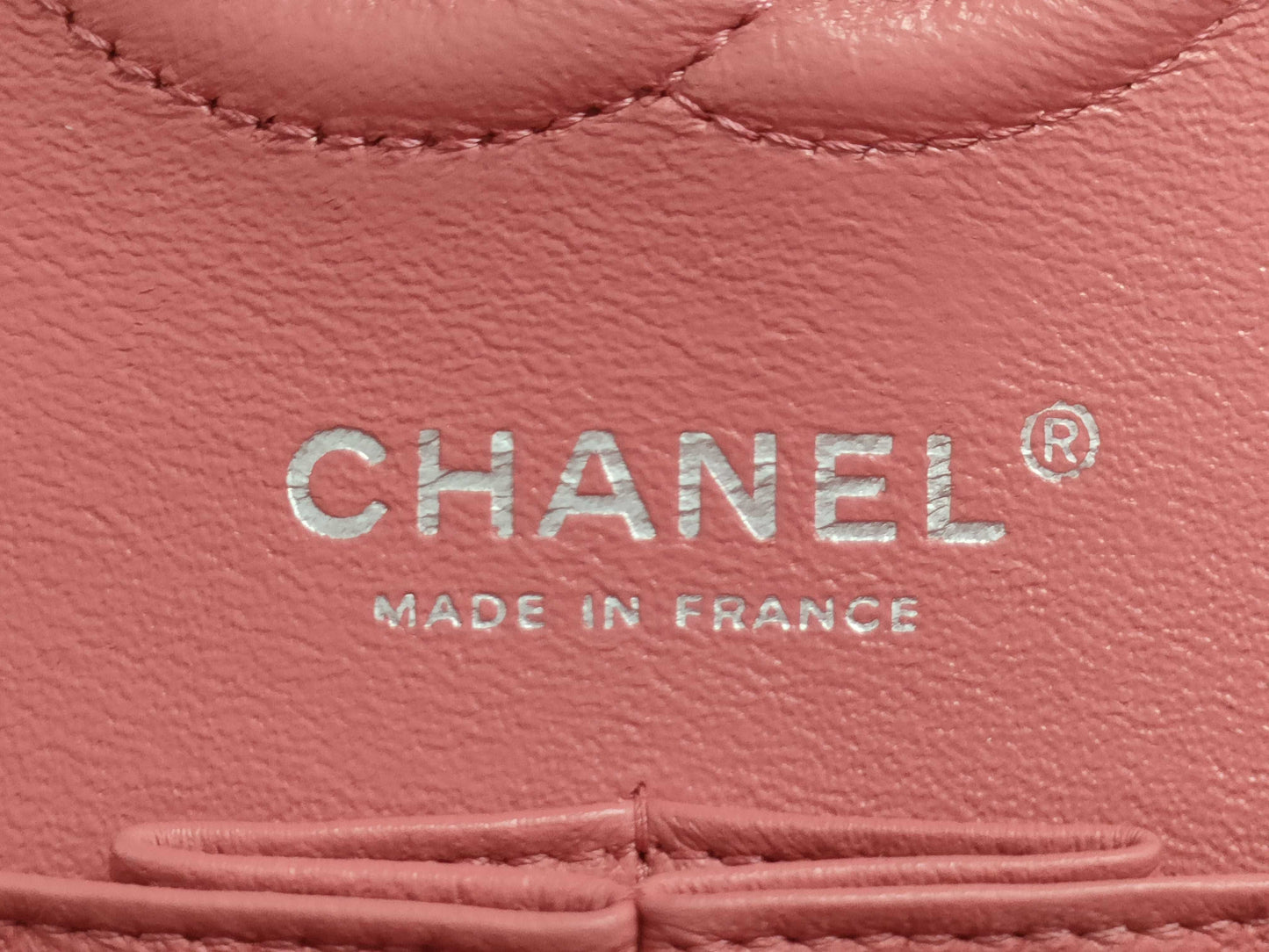CHANEL V-stitch chain shoulder bag