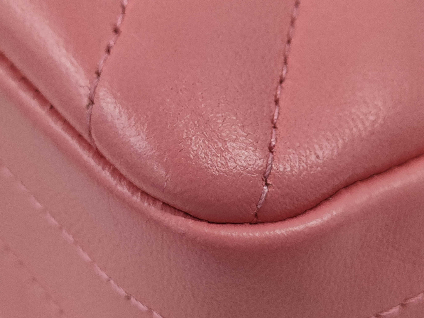 CHANEL V-stitch chain shoulder bag