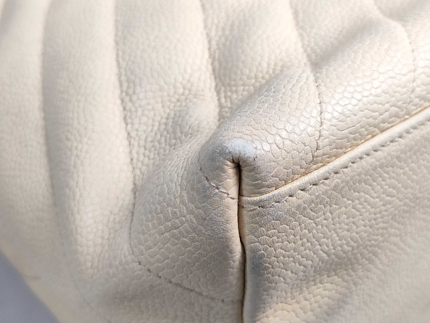 CHANEL Caviar Skin Chanel Hand Tote Bag