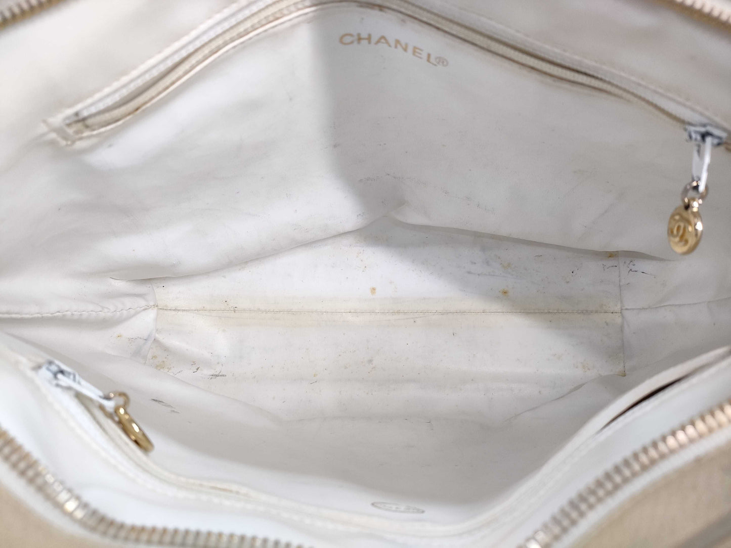 CHANEL Caviar Skin Chanel Hand Tote Bag