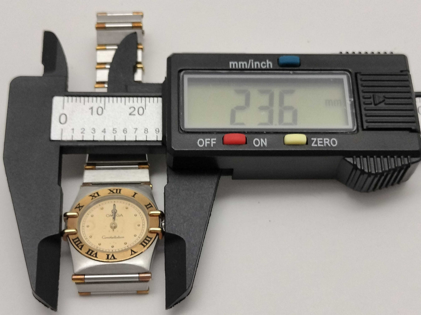 OMEGA Constellation QZ Gold Dial Women's Watch, Not Working/No Operational Guarantee