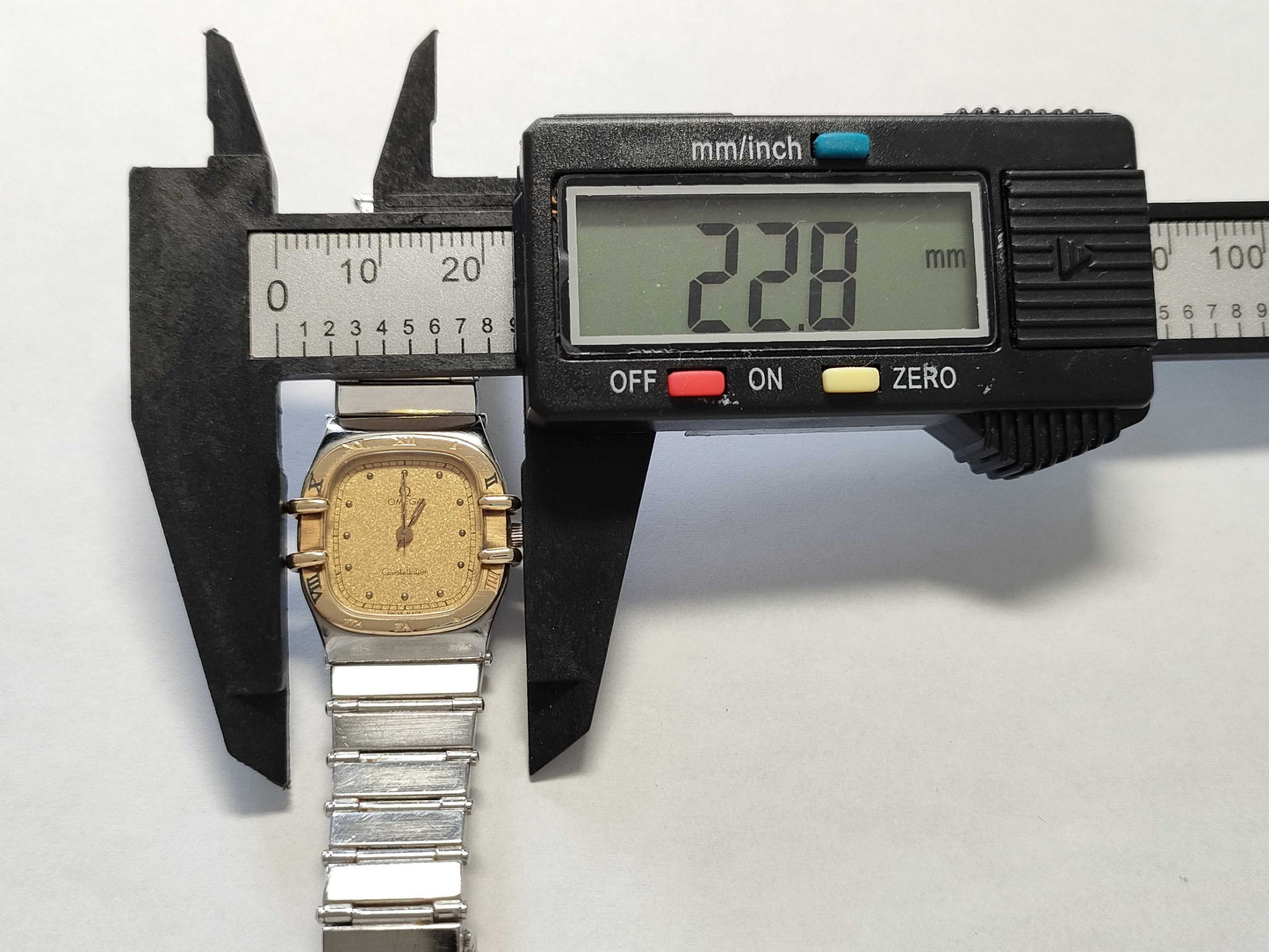 OMEGA Constellation Quartz Women's Watch, Not Working, No Operational Guarantee