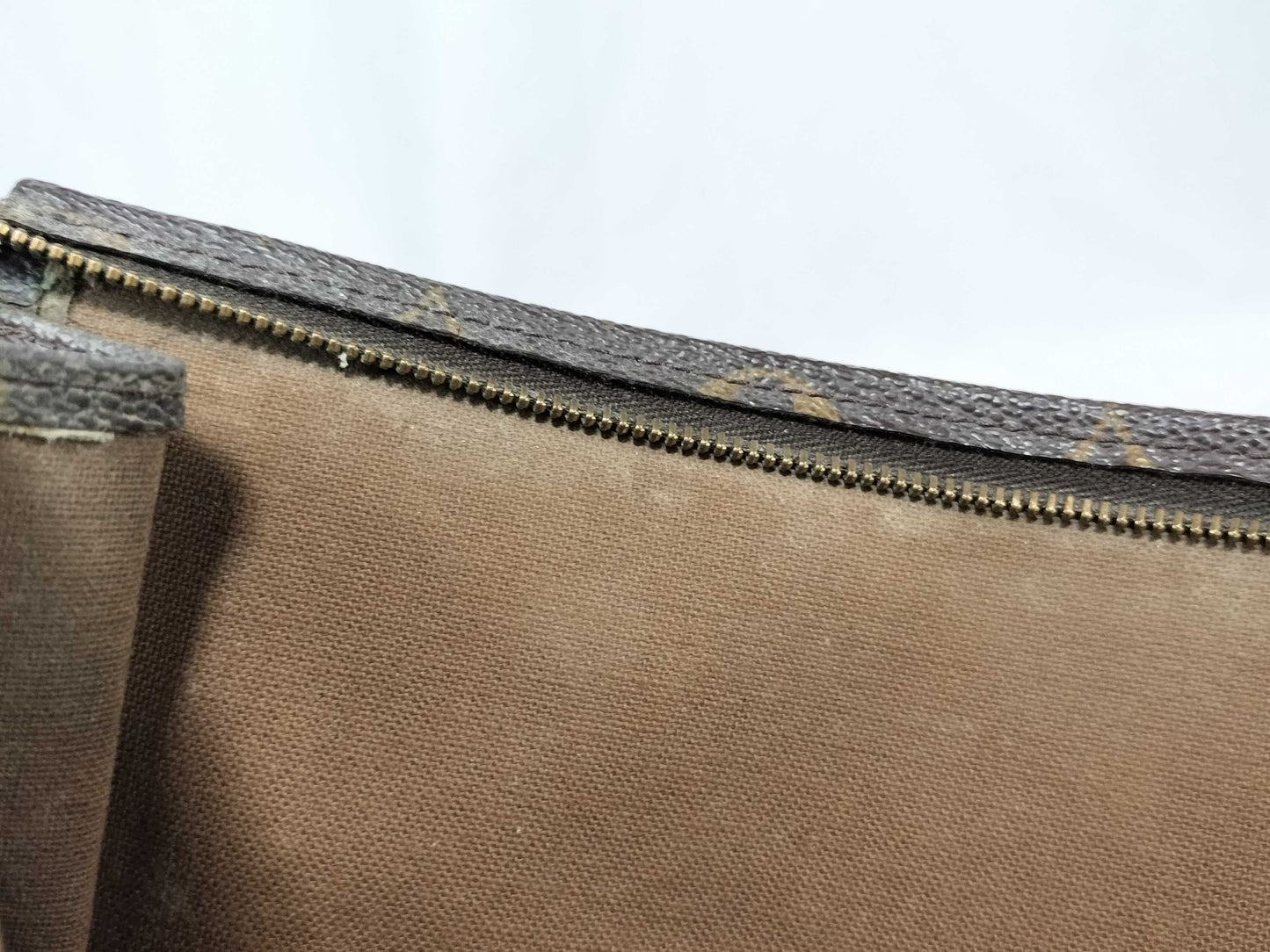 LOUIS VUITTON M47542 Monogram LV Monogram Poche Toilette 26 M47542 Second Bag Serial Number Unknown