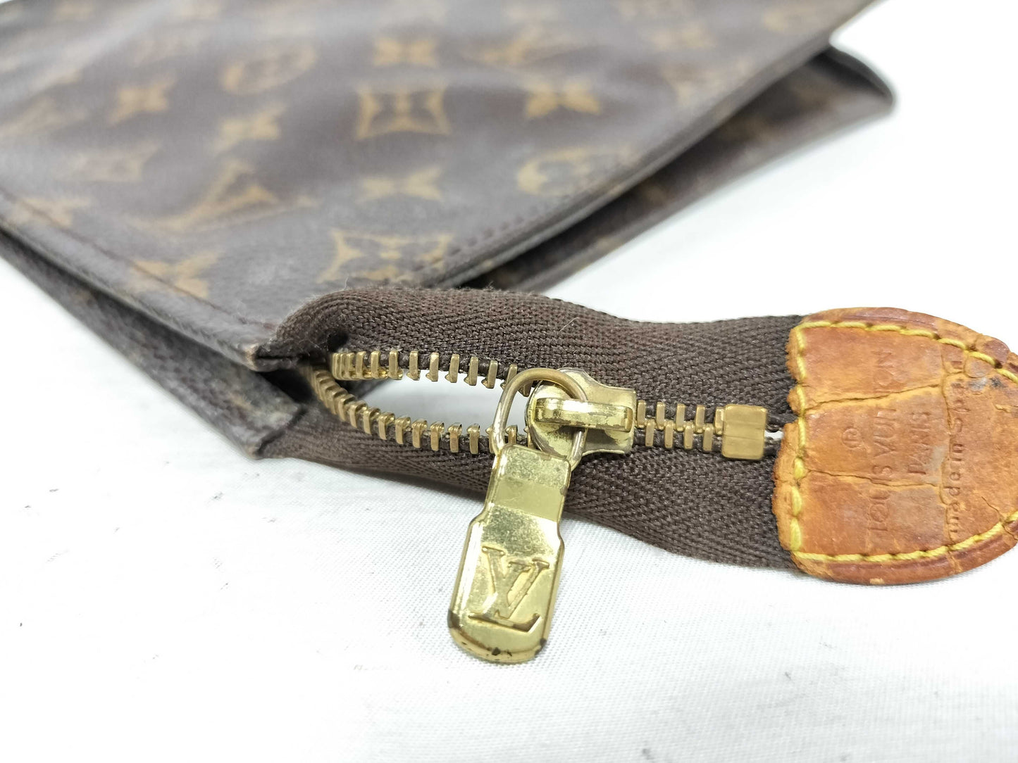LOUIS VUITTON M47542 Monogram LV Monogram Poche Toilette 26 M47542 Second Bag Serial Number Unknown
