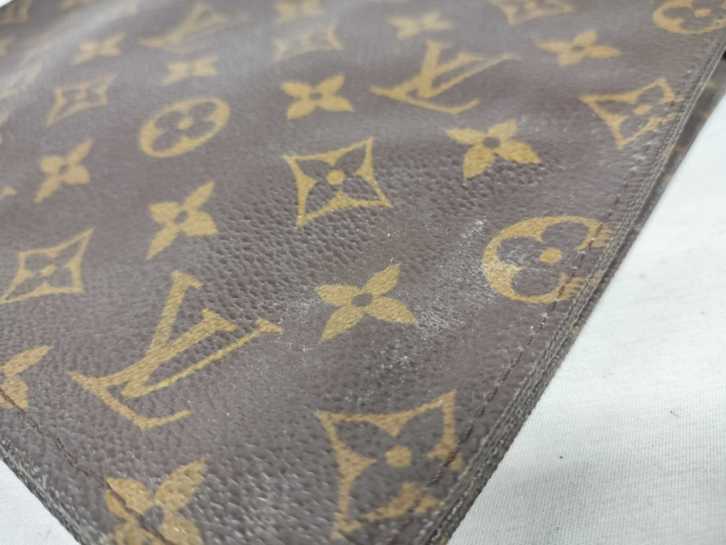 LOUIS VUITTON M47542 Monogram LV Monogram Poche Toilette 26 M47542 Second Bag Serial Number Unknown