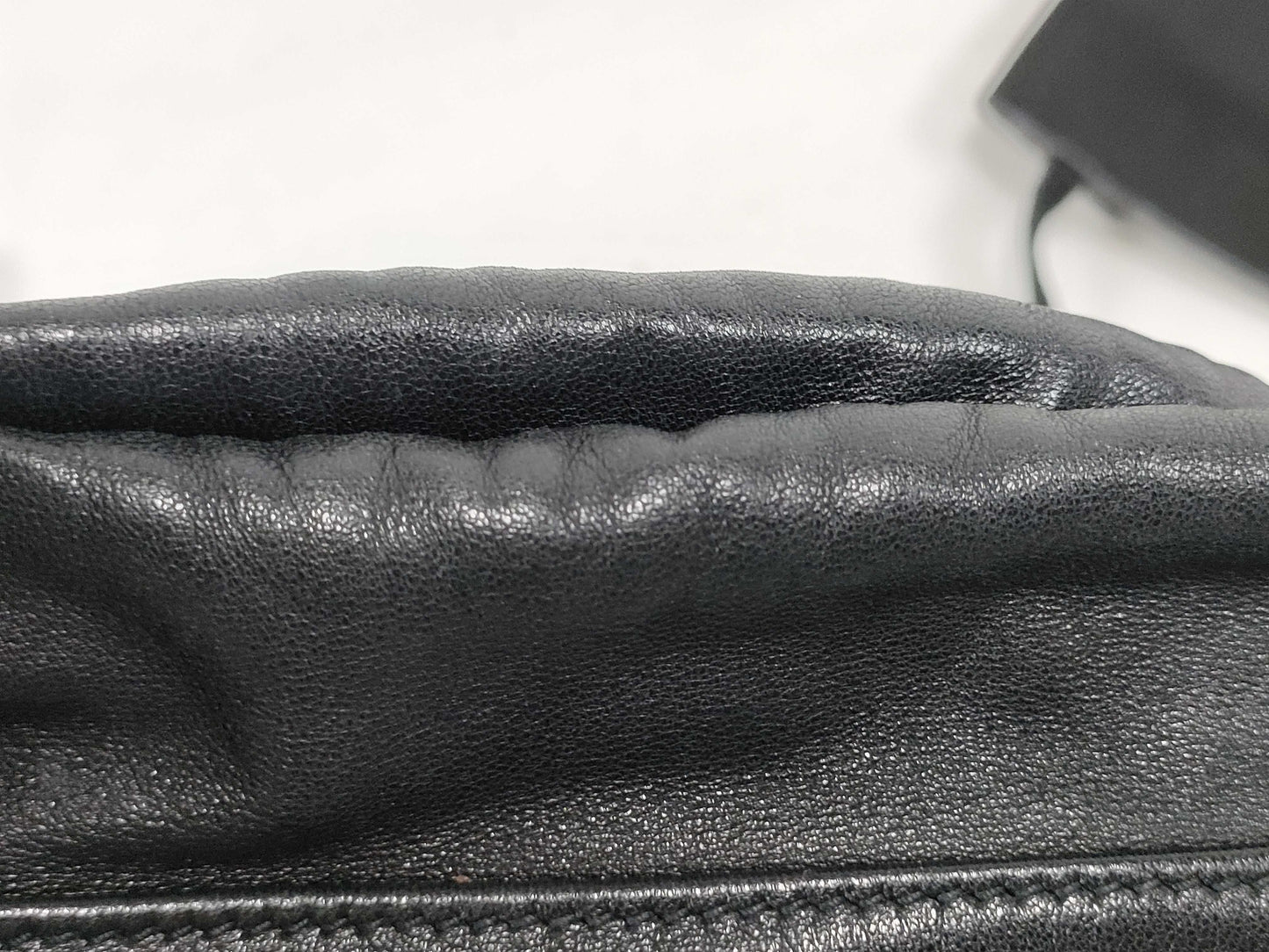 SAINT LAURENT 583328 Drawstring Shoulder Bag in Black Leather
