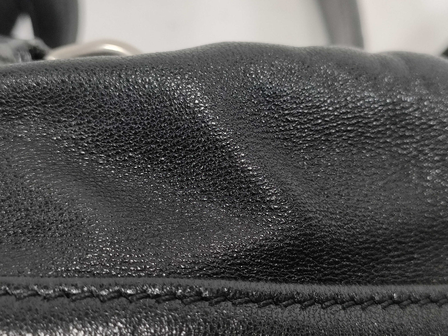 SAINT LAURENT 583328 Drawstring Shoulder Bag in Black Leather