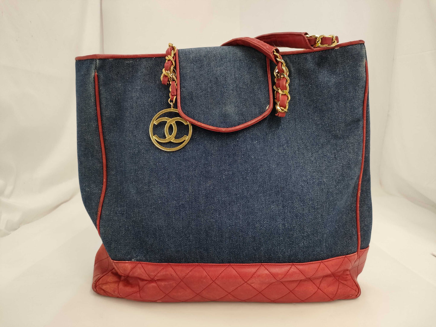 CHANEL Matelasse Denim x Lamb Shoulder Bag with Circle Coco Charm