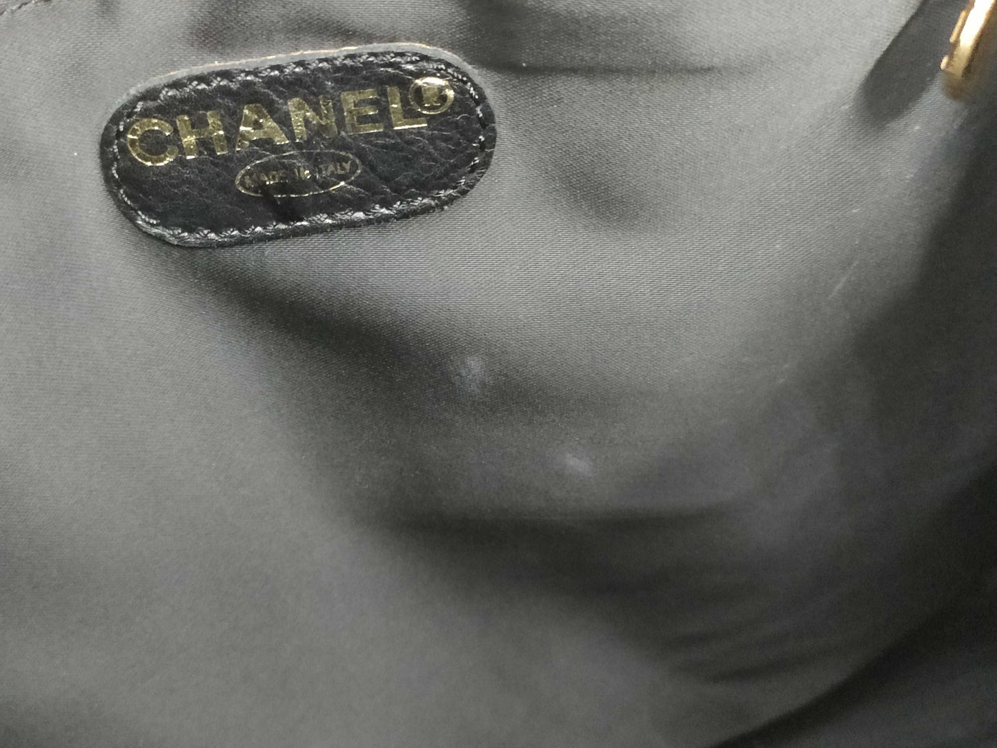 CHANEL Caviar Chain Tote Bag