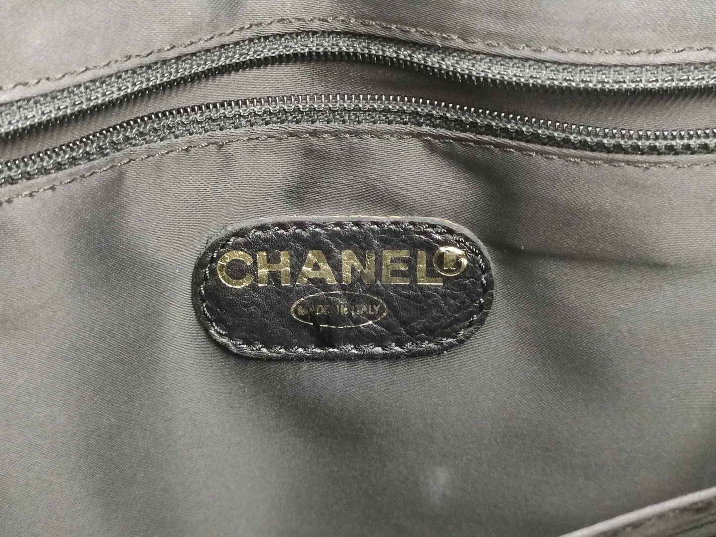 CHANEL Caviar Chain Tote Bag