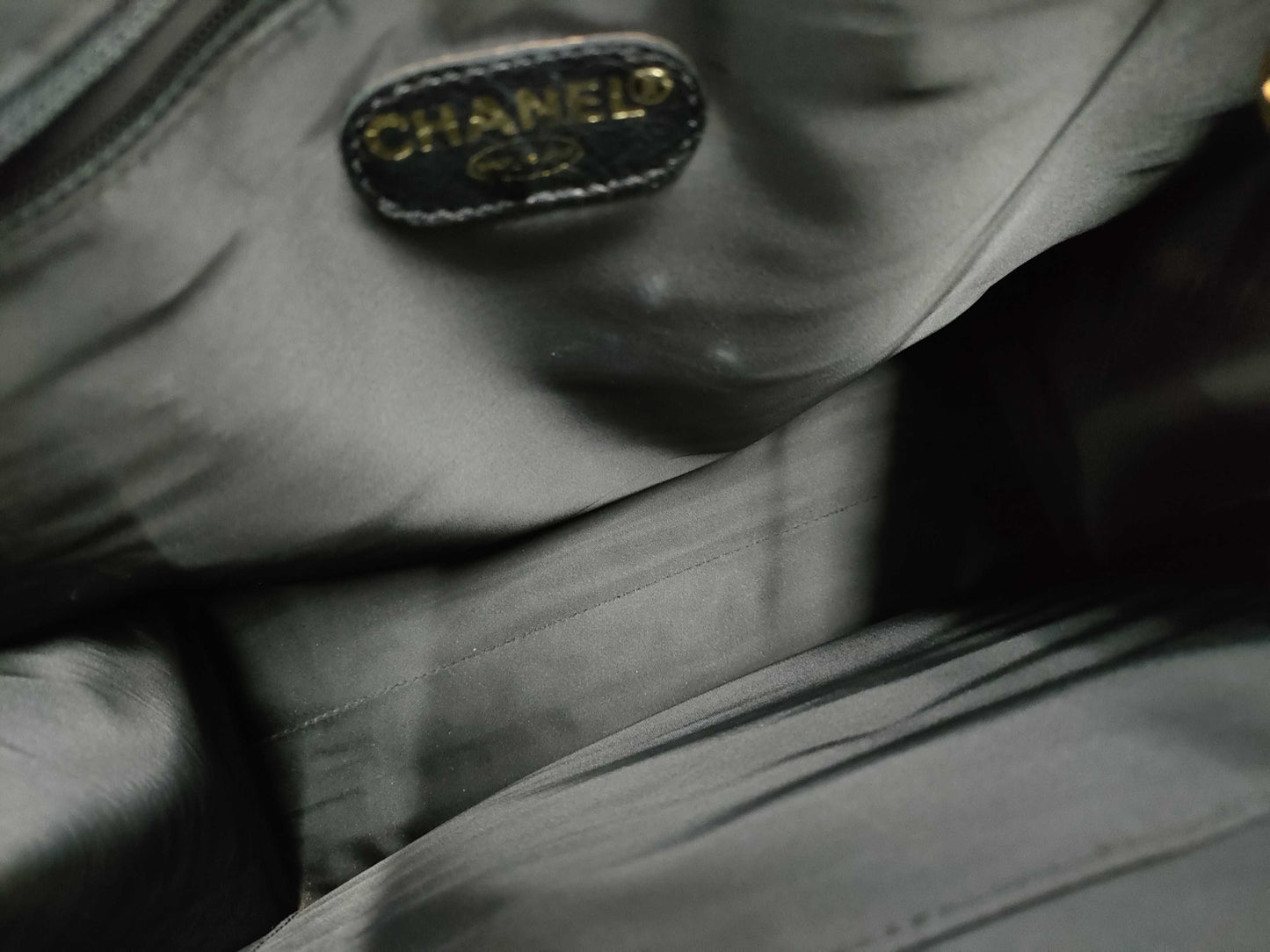 CHANEL Caviar Chain Tote Bag