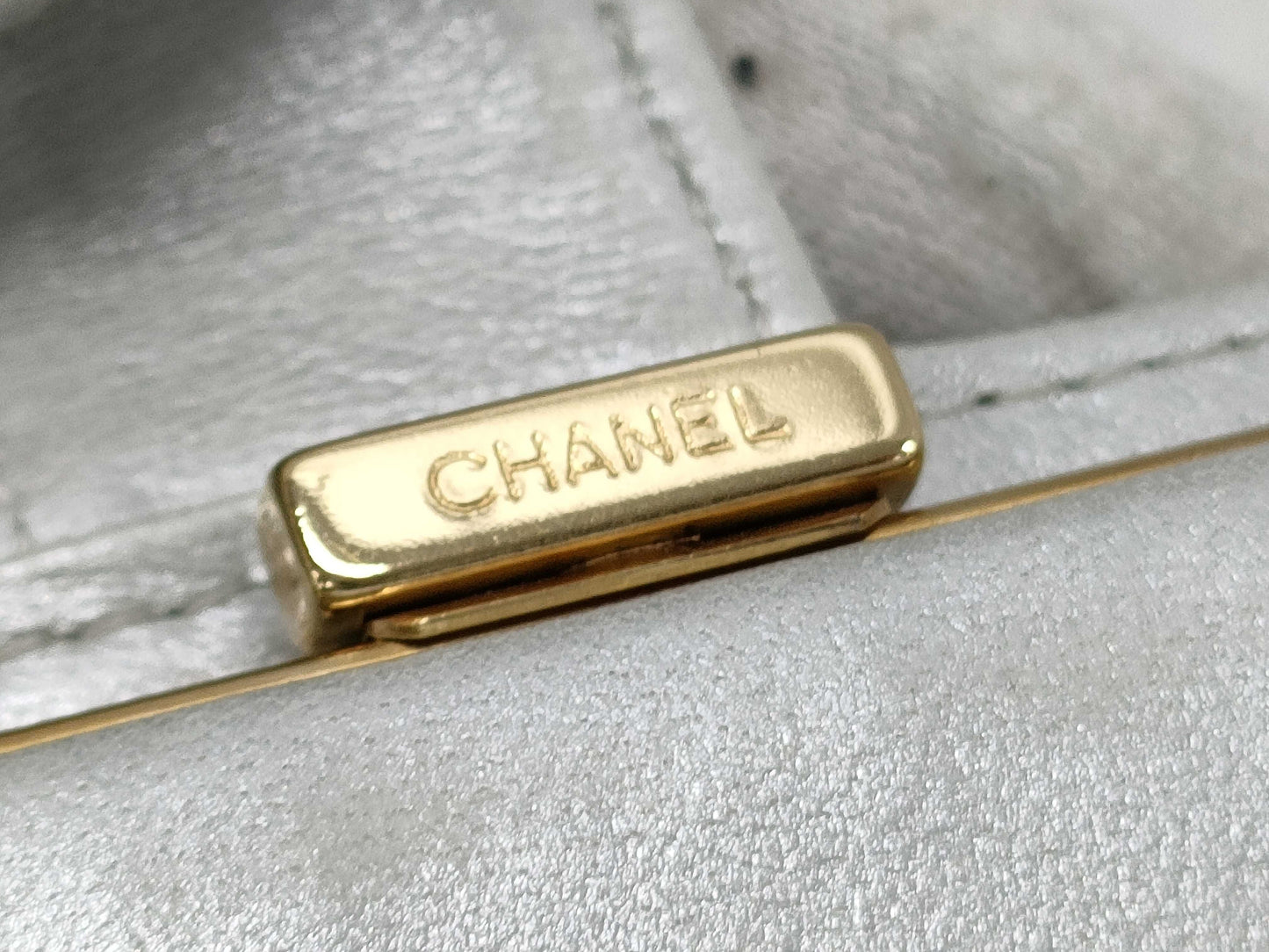 CHANEL Caviar Skin Caviar Coco Mark Wallet