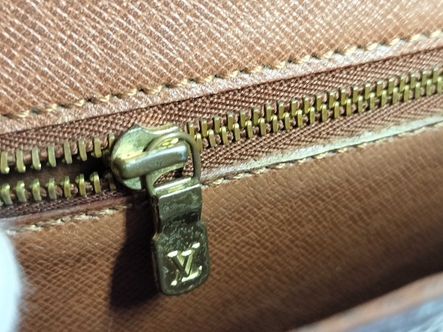 LOUIS VUITTON Monogram Saint-Cloud 884VI Shoulder Bag