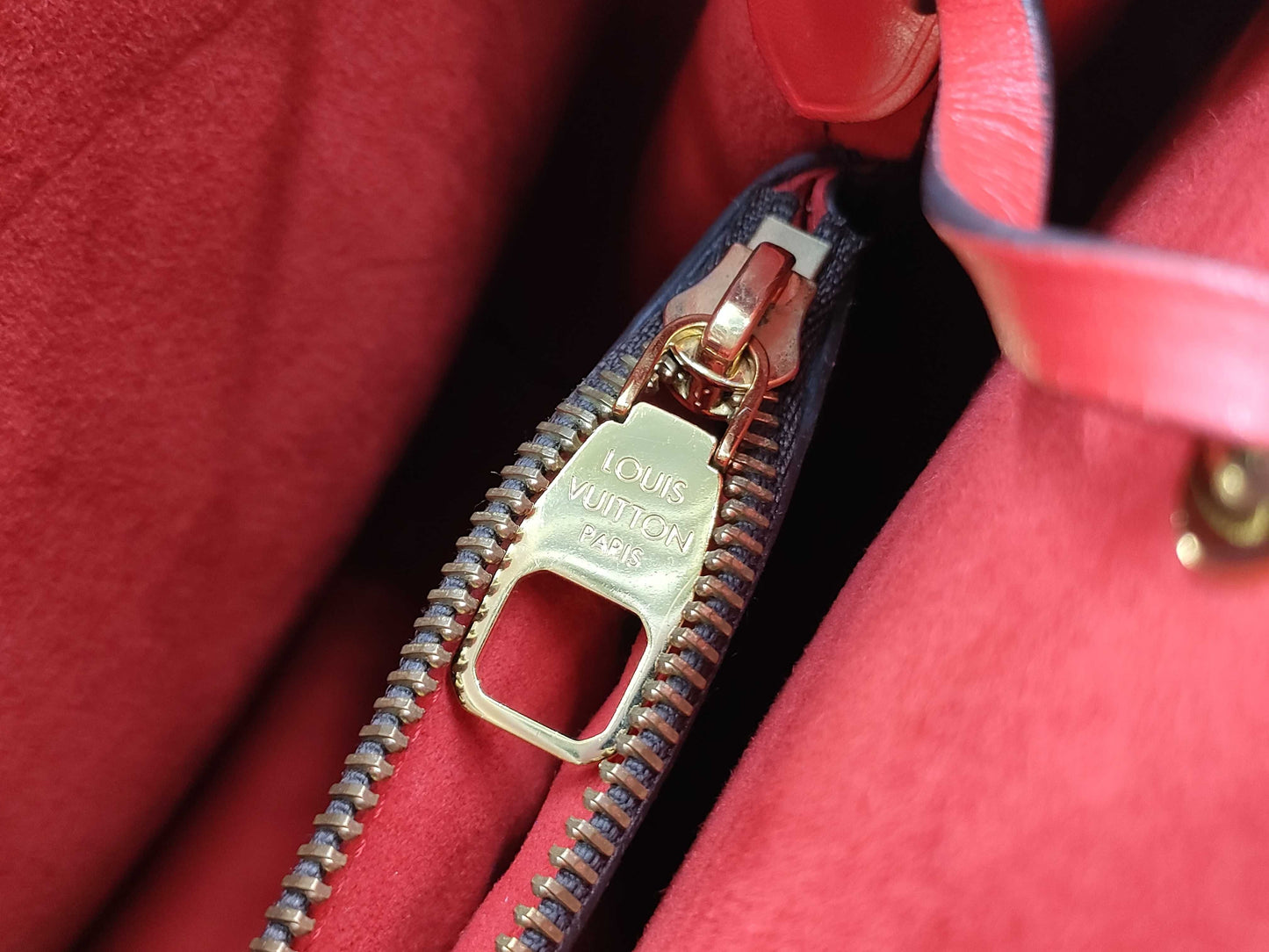 LOUIS VUITTON M44021 Monogram NeoNoe Coquelicot Shoulder Bag