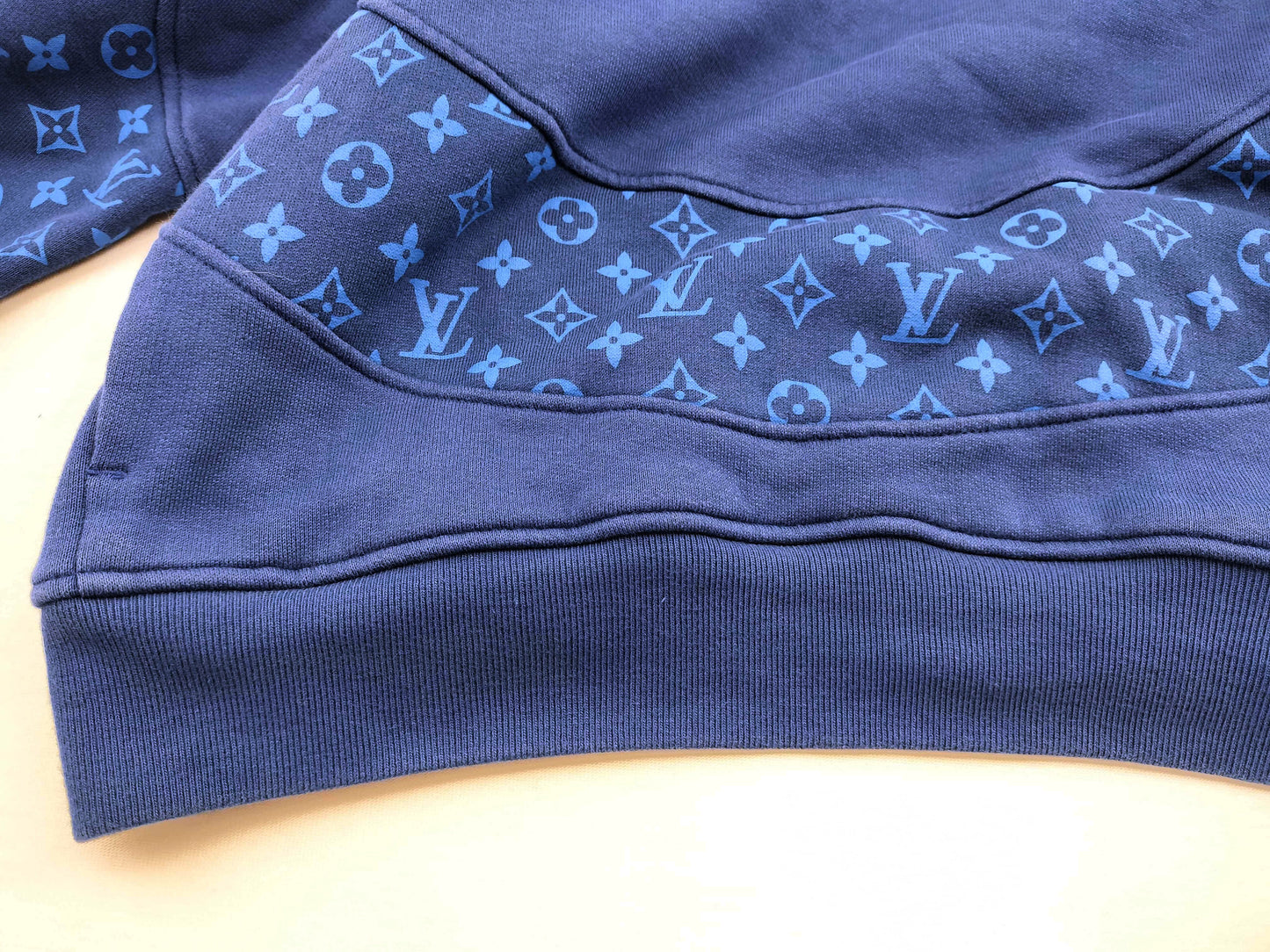 LOUIS VUITTON Monogram Circle Cut Hoodie 22AW Men's Tops