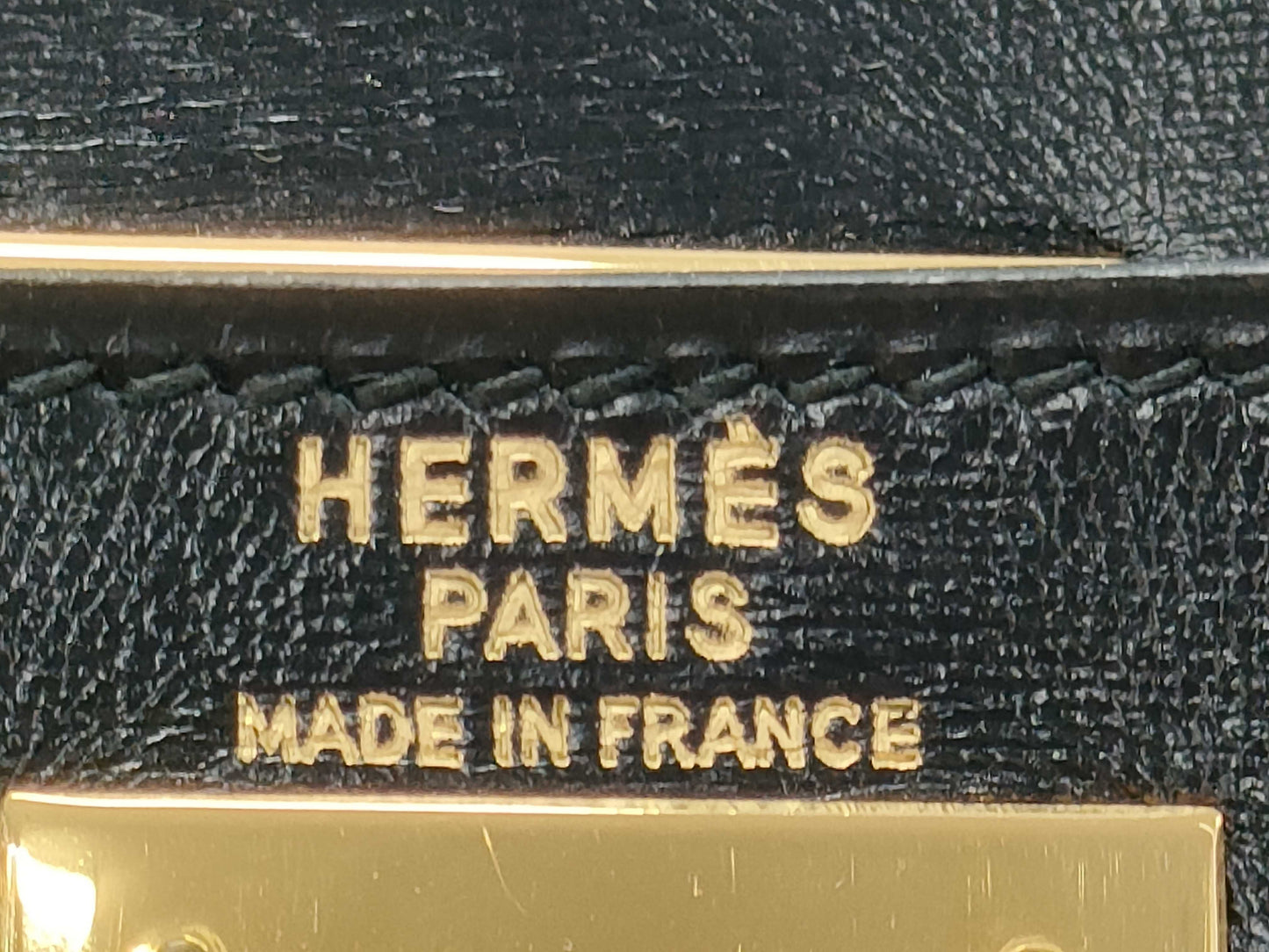 HERMES Kelly 28 Box Calf Leather Handbag with Inner Stitching and Black L Marking